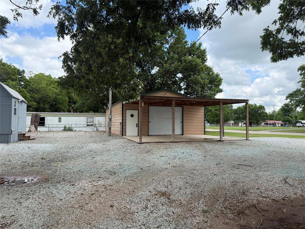 306 E Gentry AVE, Checotah, OK 74426