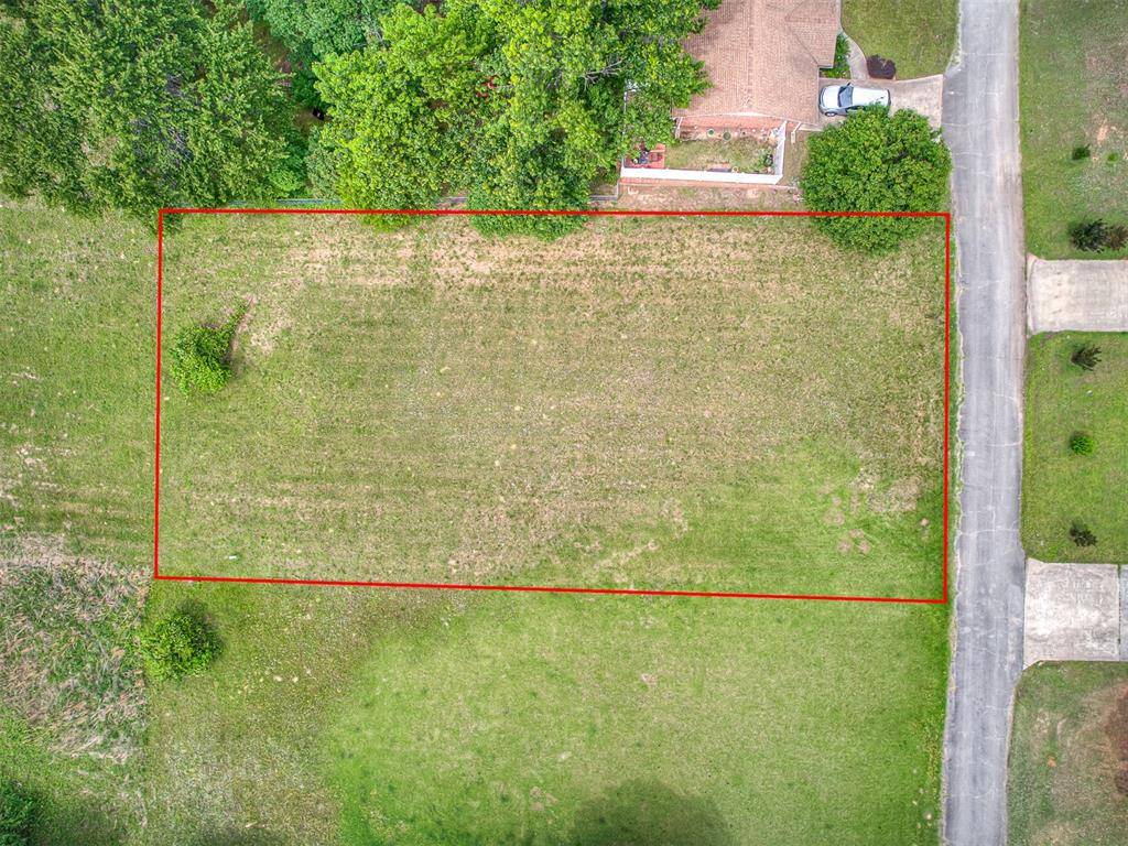 1749 Rockford DR, Eufaula, OK 74432