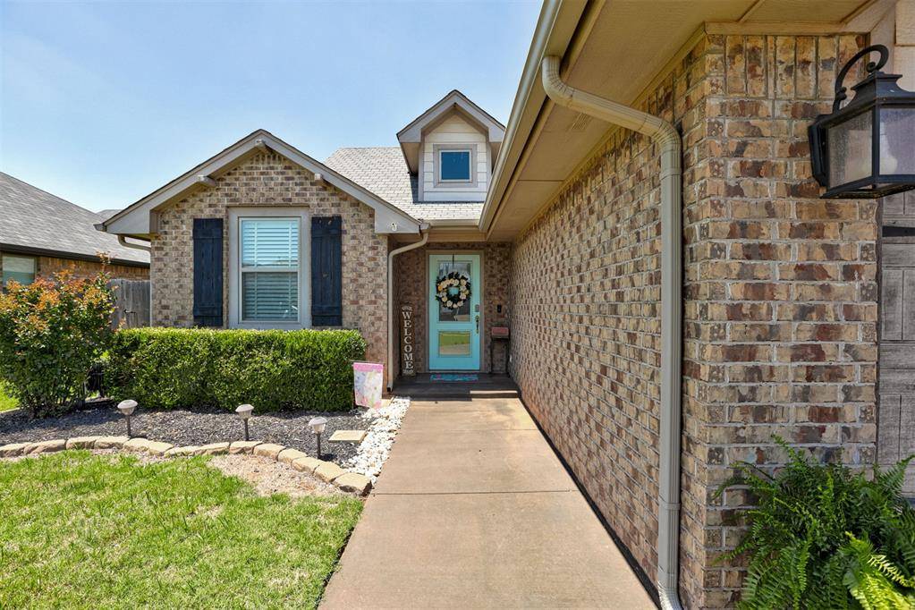 16709 Monroe DR, Edmond, OK 73012