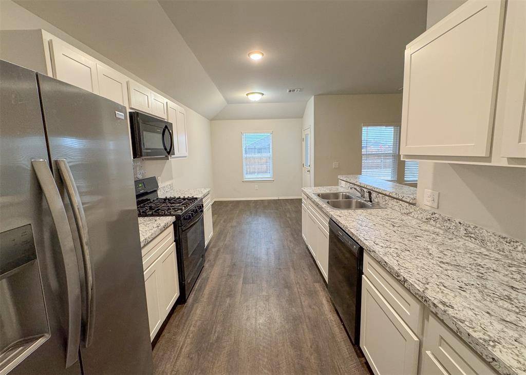 1109 S Appaloosa LN, Mustang, OK 73064