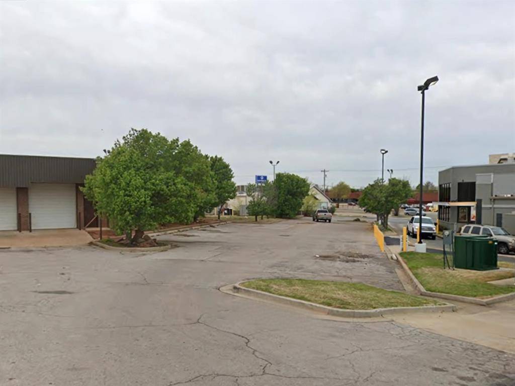 12215 N Pennsylvania AVE, Oklahoma City, OK 73114