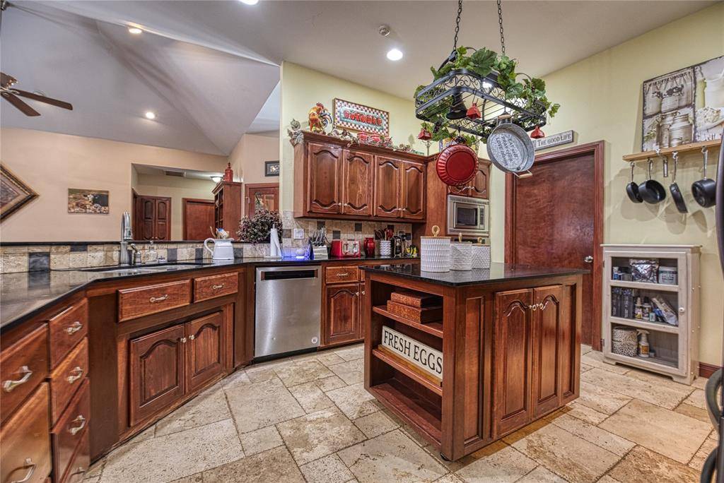469 Western, Rocky, OK 73661