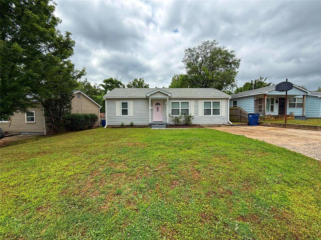 1215 Carol DR, Shawnee, OK 74804
