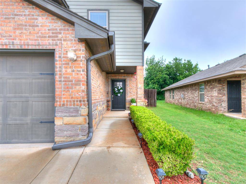 912 Saint Cecil, Moore, OK 73160