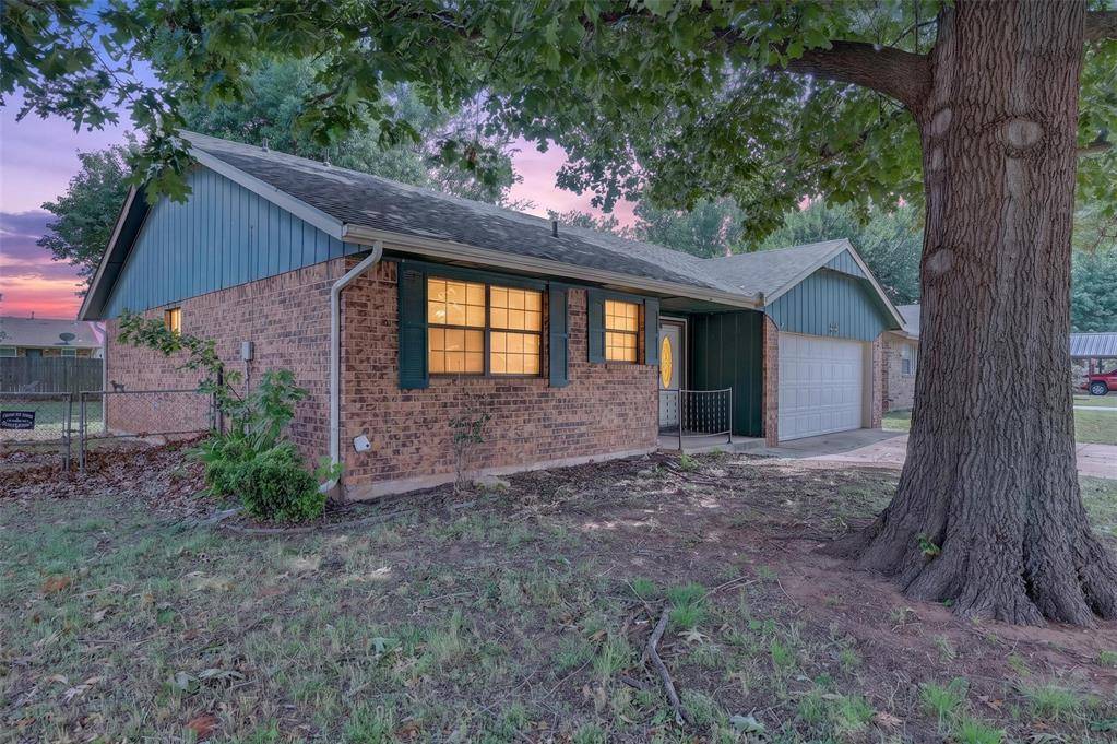 644 W Forster DR, Mustang, OK 73064