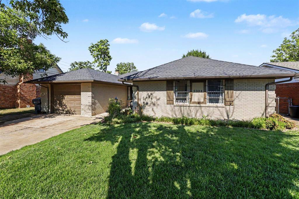 5904 N College ST, Warr Acres, OK 73122