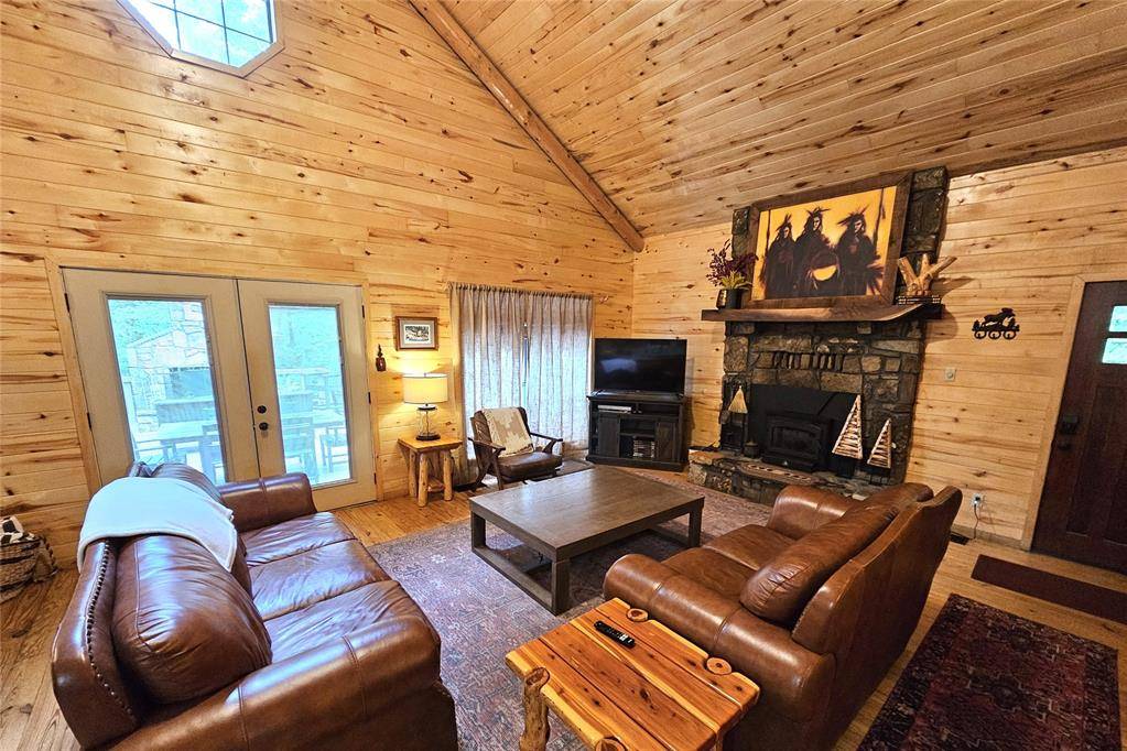 101 Laurel Branch LN, Broken Bow, OK 74728