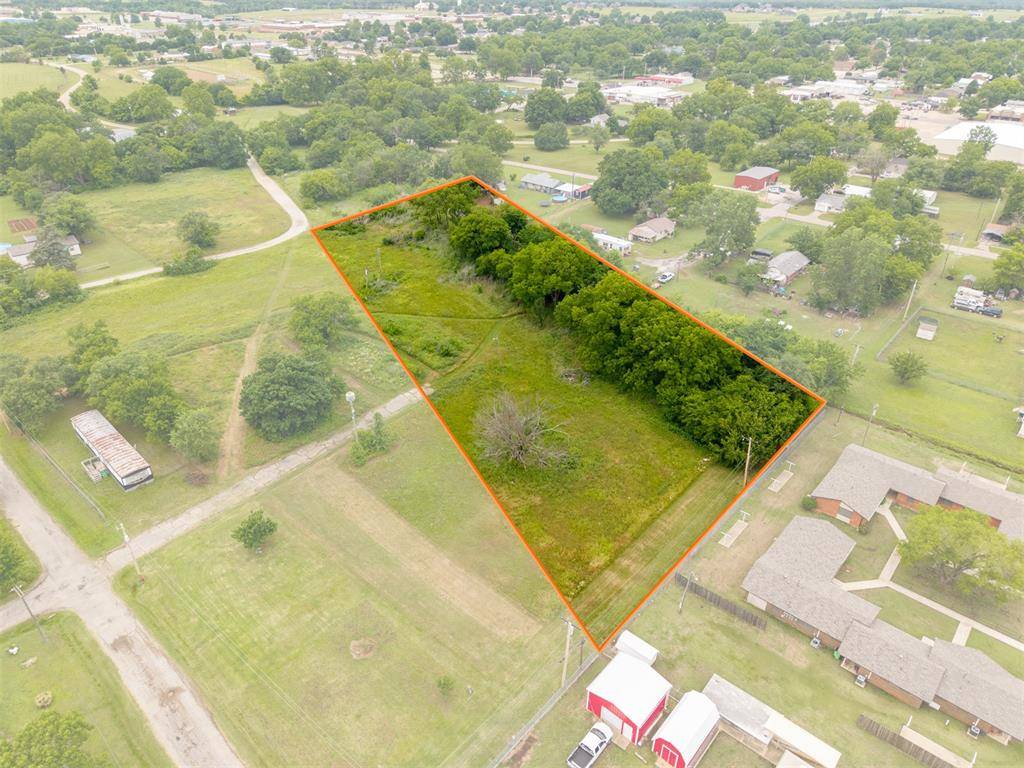 6th ST, Prague, OK 74864