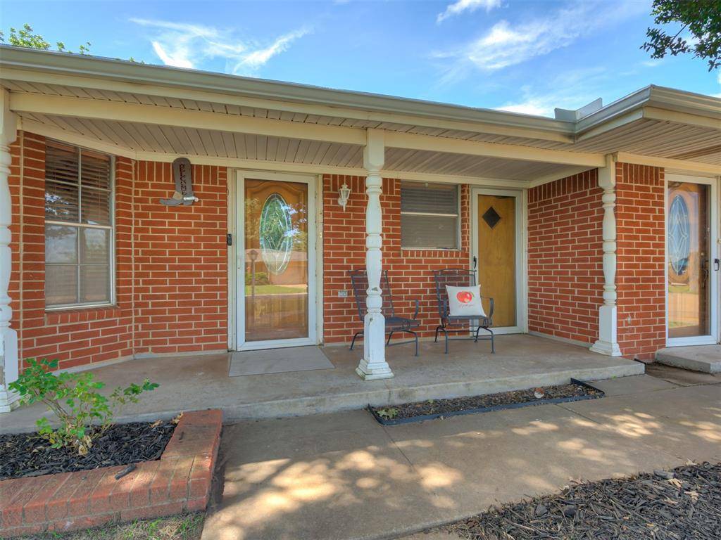 703 W Adams ST, Crescent, OK 73028