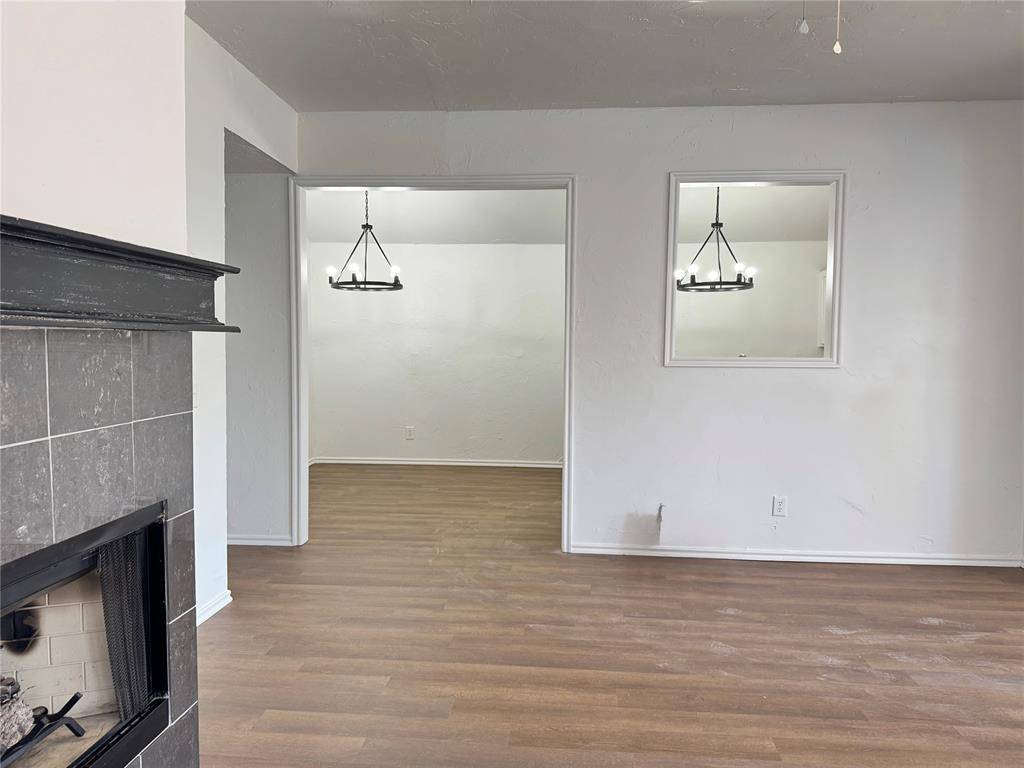 223 W 6th ST, Edmond, OK 73003