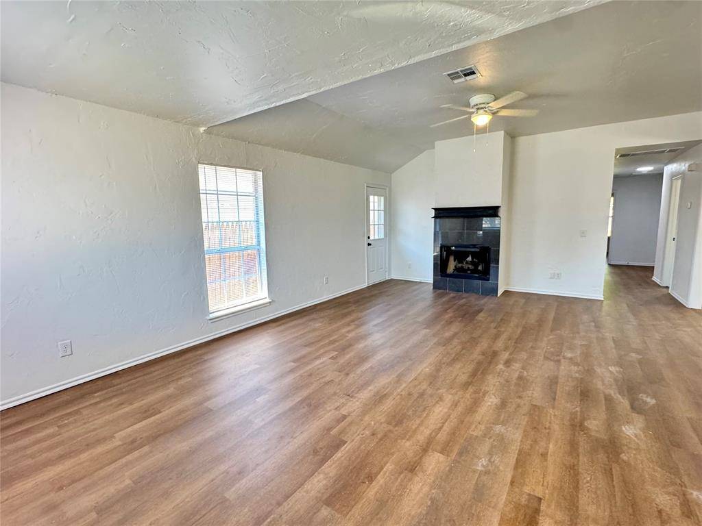 223 W 6th ST, Edmond, OK 73003