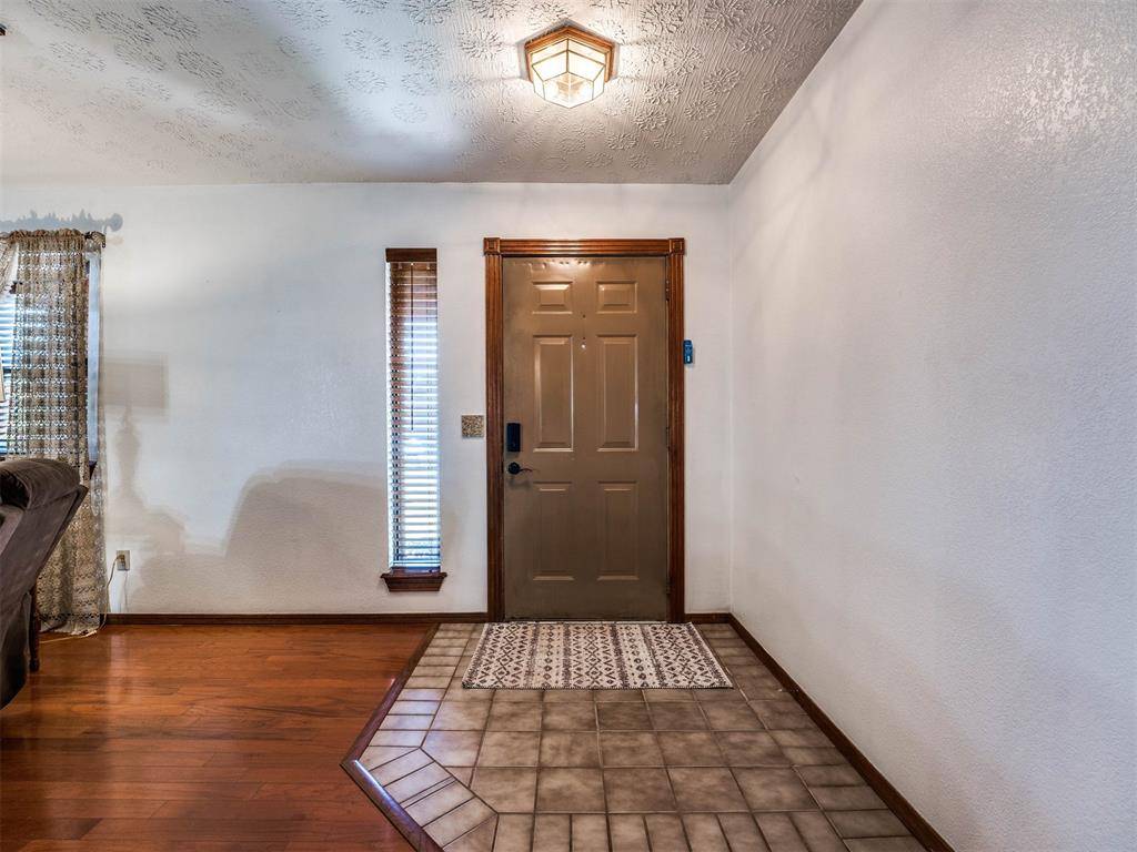 12000 SW 7th ST, Yukon, OK 73099