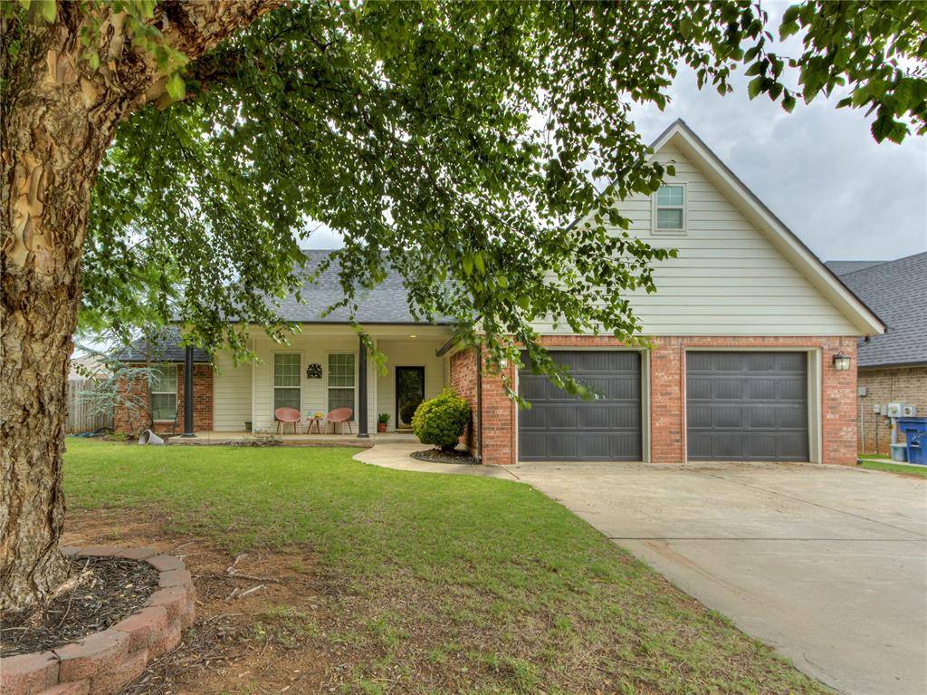 324 E Charlotte TER, Mustang, OK 73064