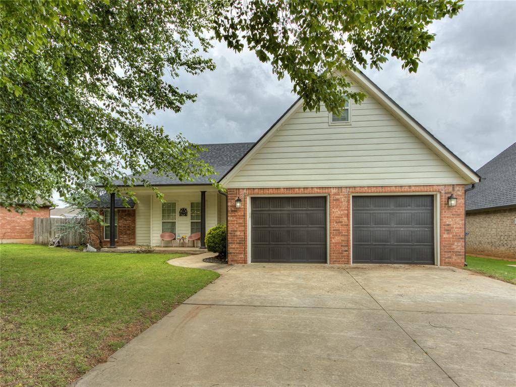 324 E Charlotte TER, Mustang, OK 73064