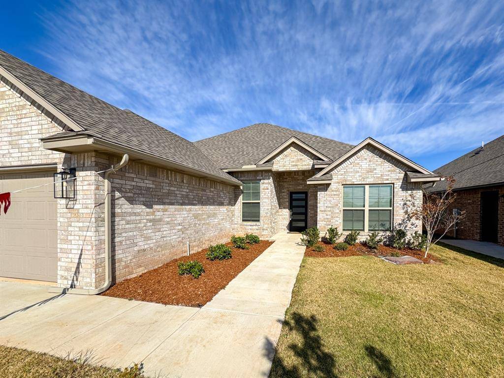 2909 Summit Hollow CIR, Norman, OK 73071
