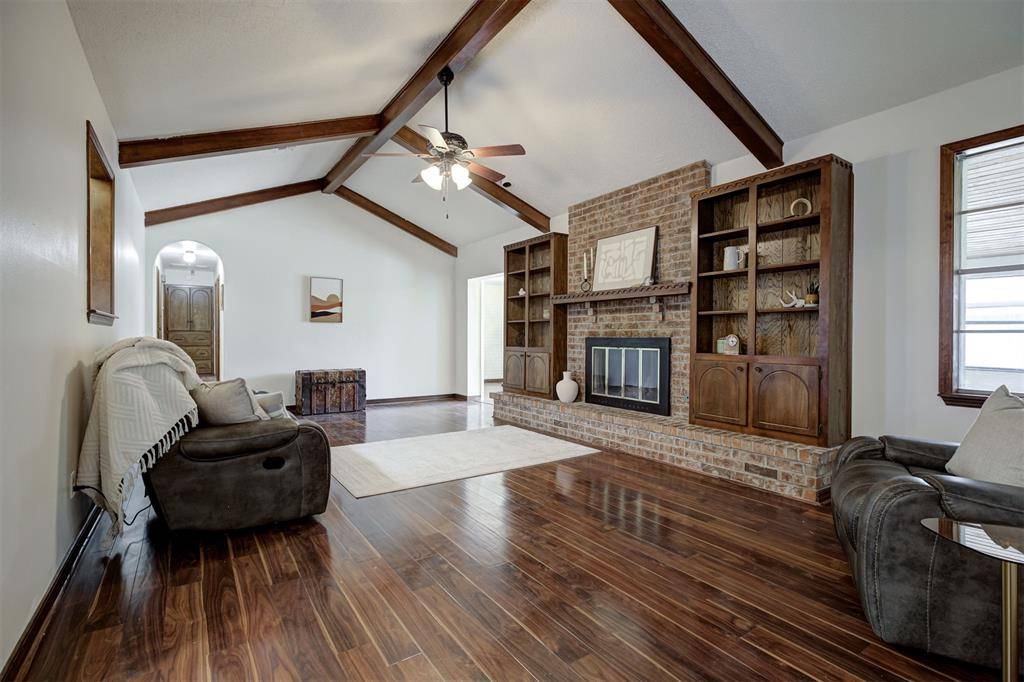 11020 Coachmans RD, Yukon, OK 73099