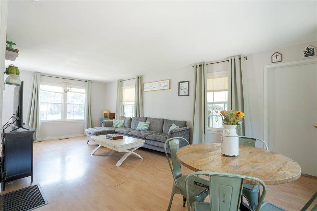 221 Memory LN, Pauls Valley, OK 73075