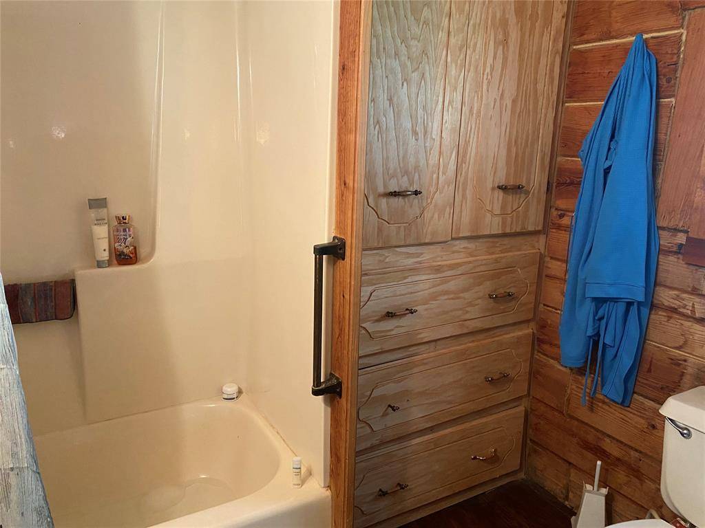 21308 E 989 RD, Foss, OK 73647
