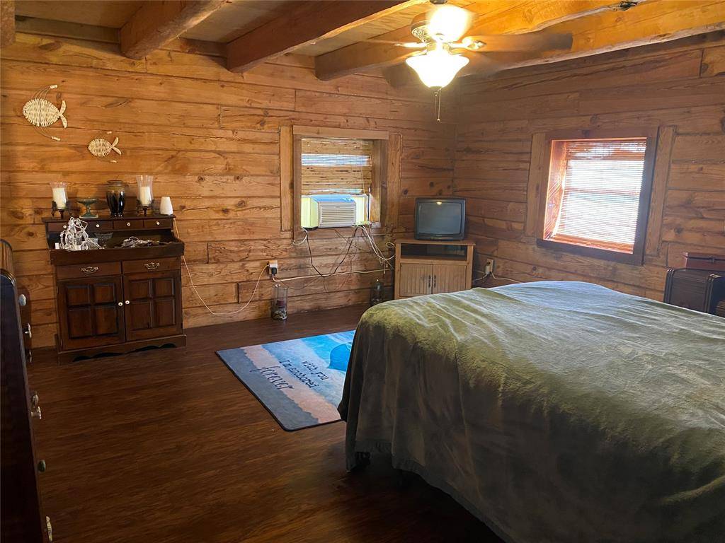 21308 E 989 RD, Foss, OK 73647