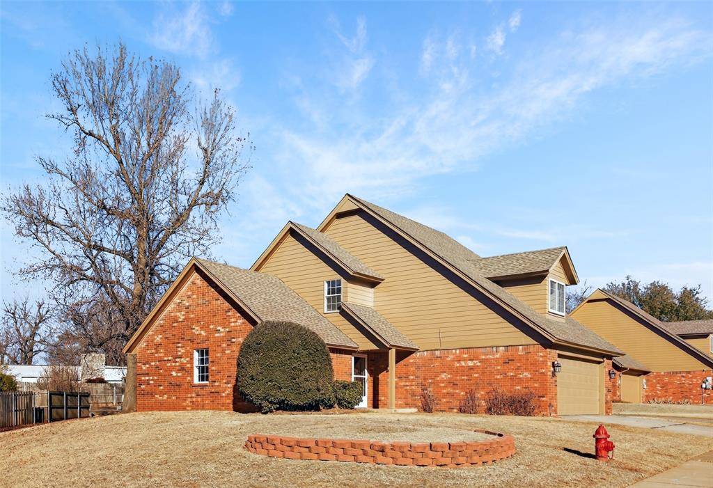 15 Coventry CT, Edmond, OK 73012
