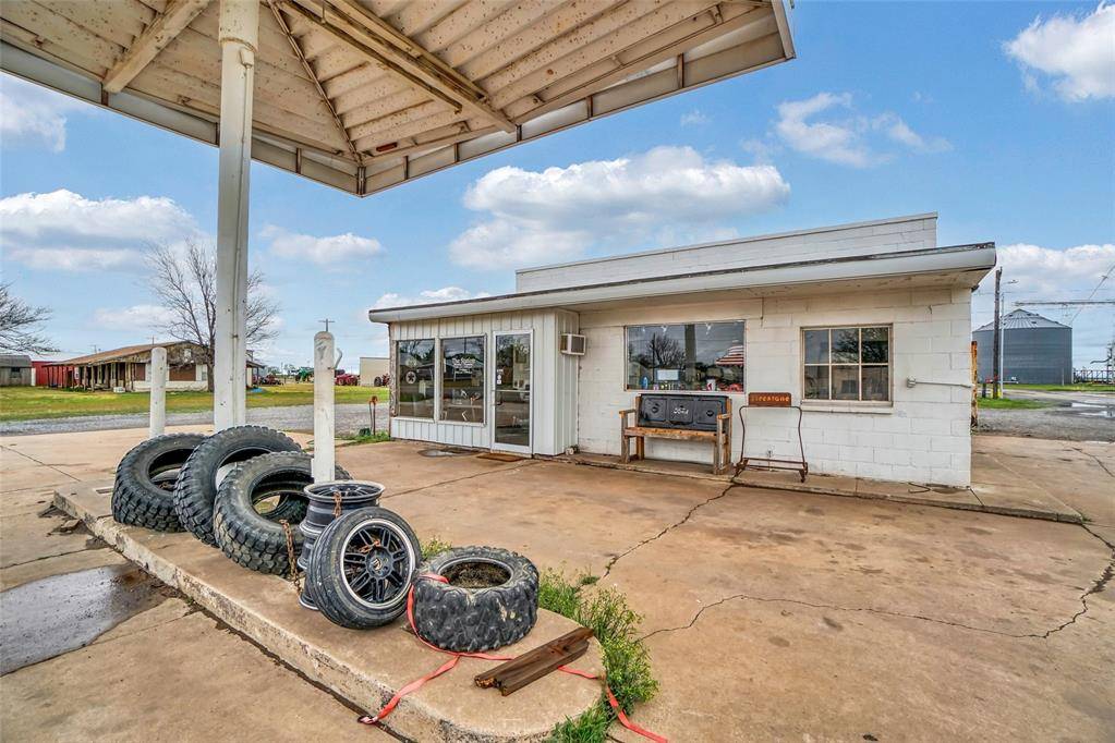 200 E Second ST, Duke, OK 73532