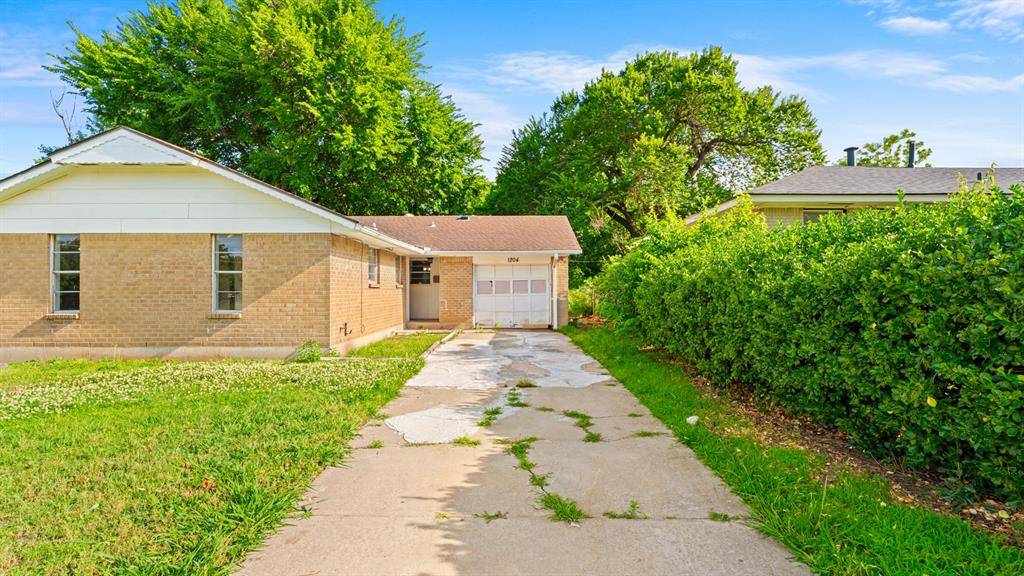 1204 NW 89th ST, Oklahoma City, OK 73114