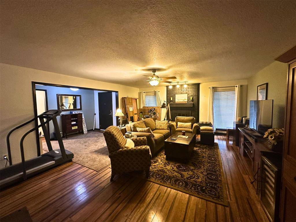 6913 N Spinnaker LN, Oklahoma City, OK 73116