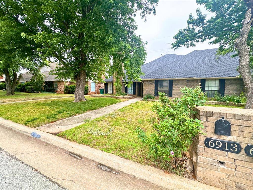6913 N Spinnaker LN, Oklahoma City, OK 73116
