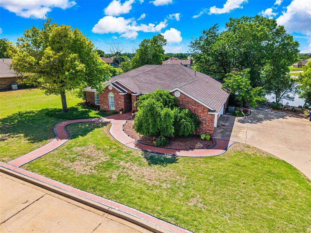 2102 Lakewood, Chickasha, OK 73018