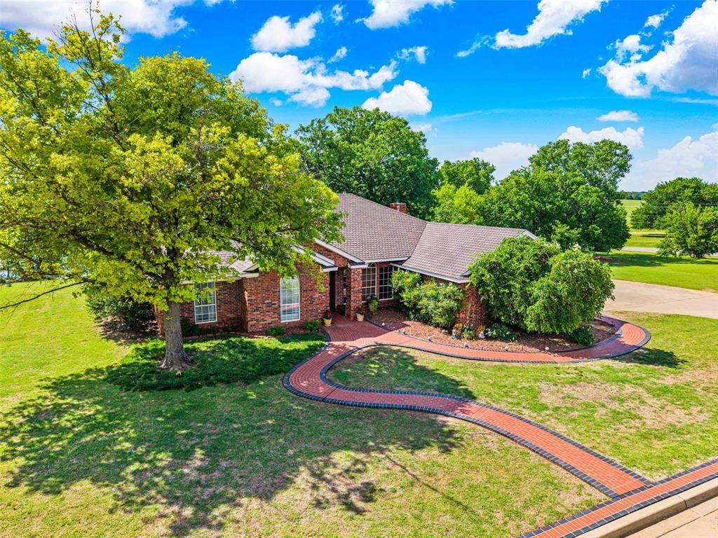 2102 Lakewood, Chickasha, OK 73018