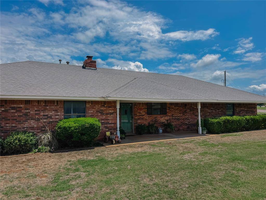 1003 N Oak, Hinton, OK 73047