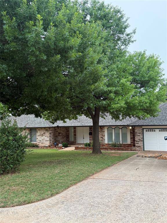 1746 W David DR, Mustang, OK 73064