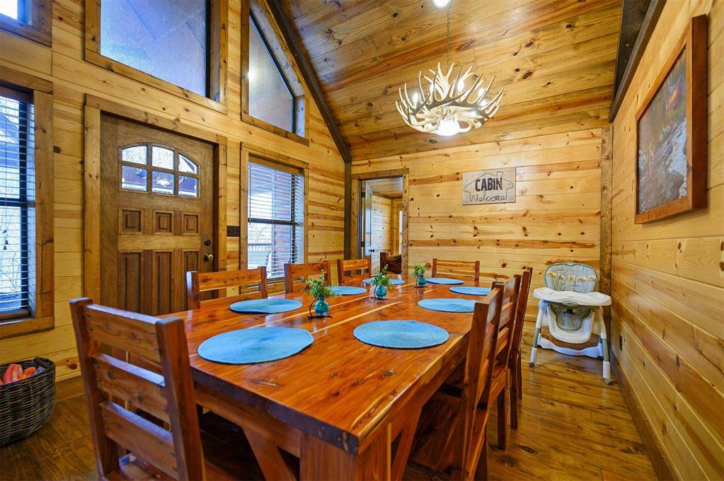 528 Timber Creek TRL, Broken Bow, OK 74728