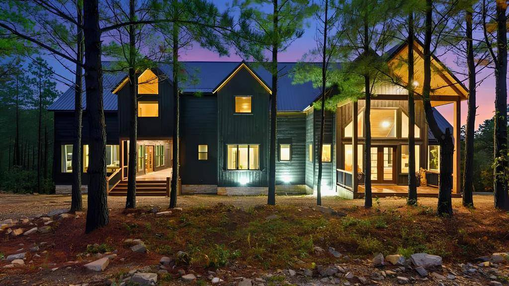 518 Timberline TRL, Broken Bow, OK 74728