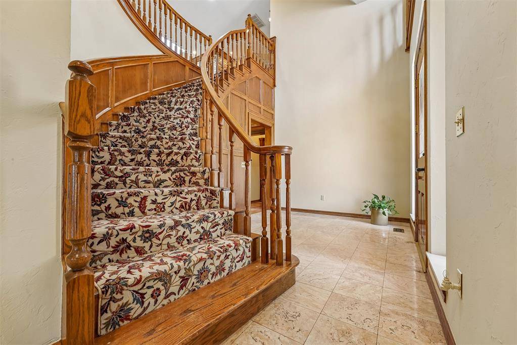 425 Country Club DR, Edmond, OK 73025
