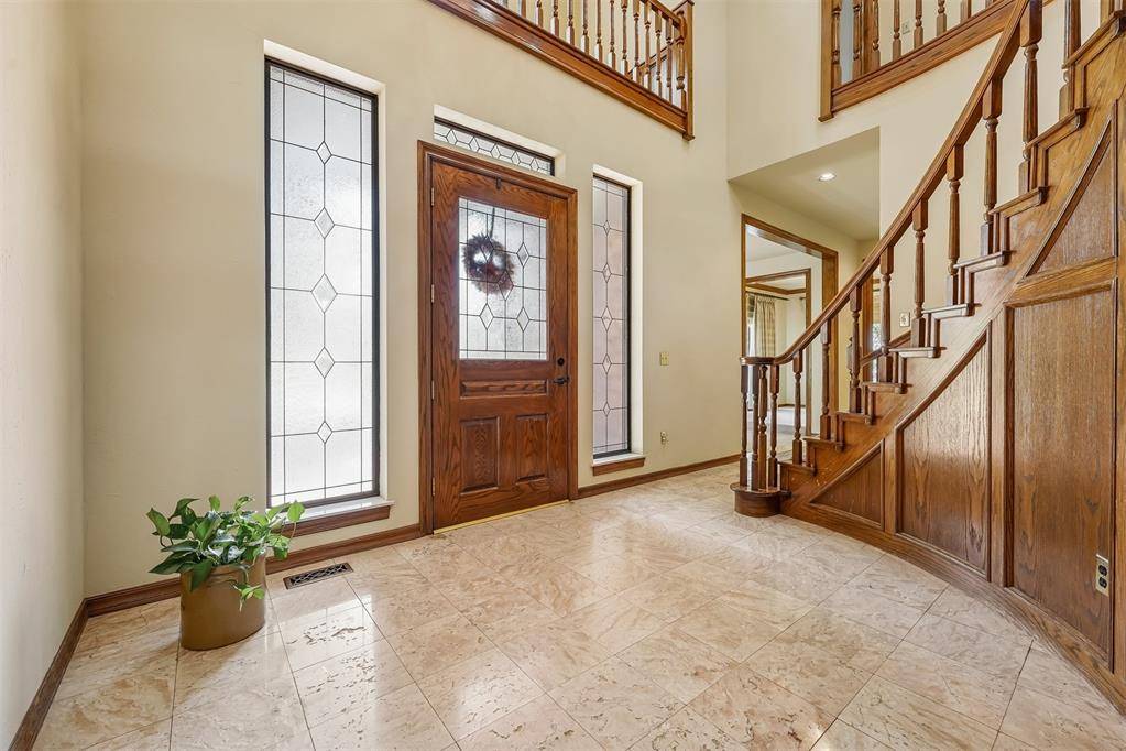 425 Country Club DR, Edmond, OK 73025