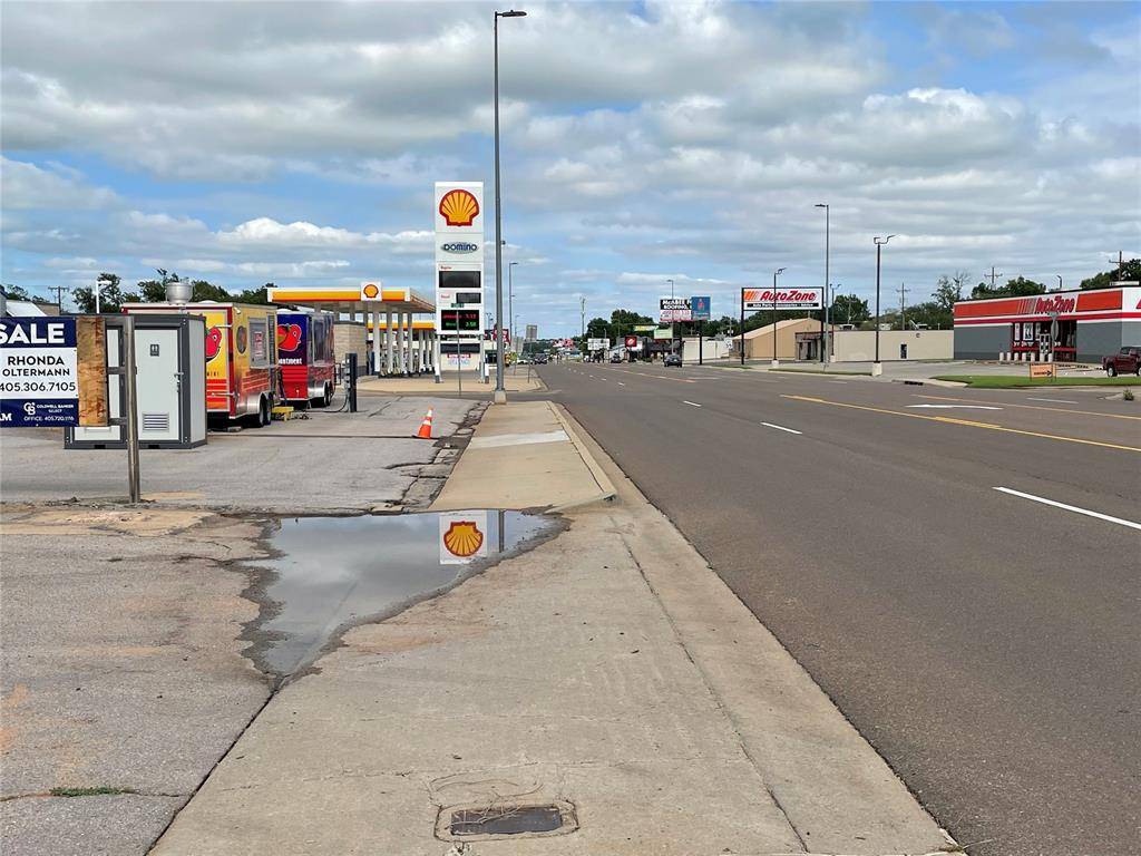 1401 W 3rd ST, Elk City, OK 73644