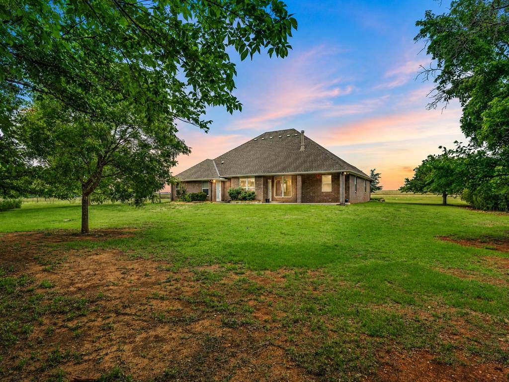 2805 NE Edmond RD, Piedmont, OK 73078