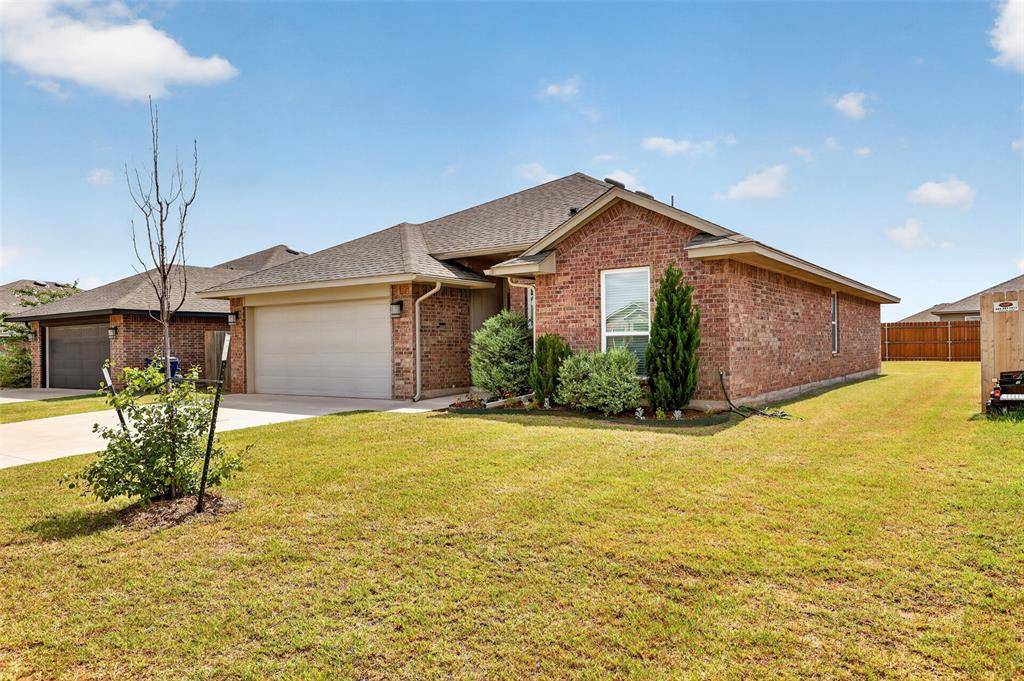 940 S Appaloosa LN, Mustang, OK 73064