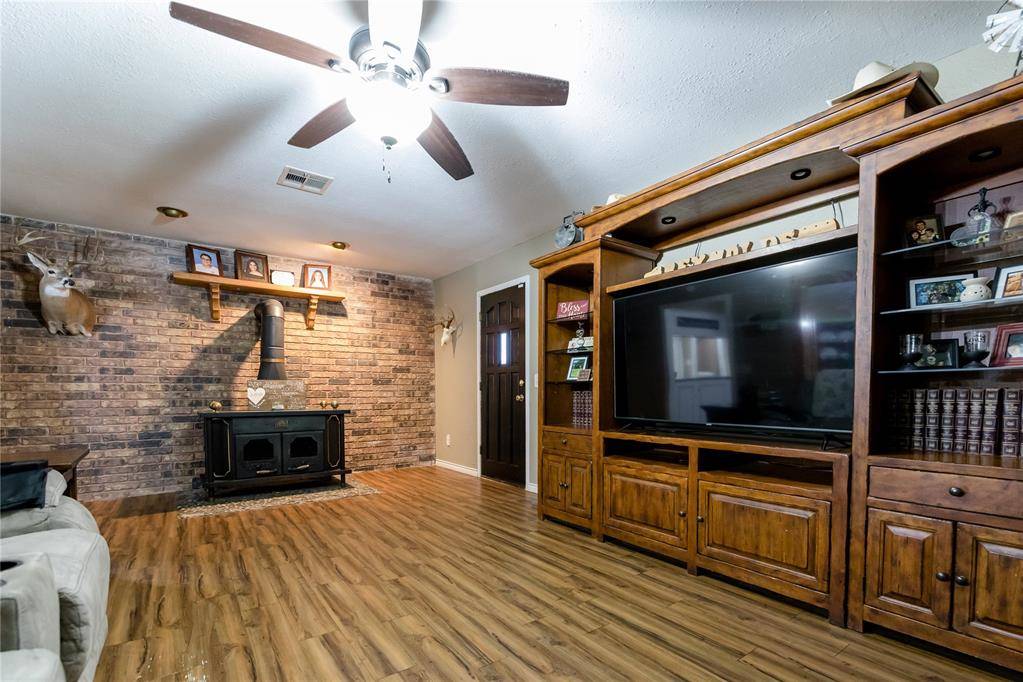 132 Merritt DR, Elk City, OK 73644