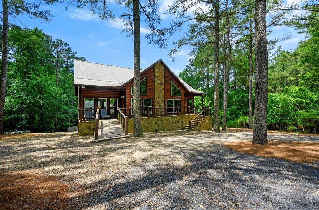 207 LONELY MAPLE TRL, Broken Bow, OK 74728