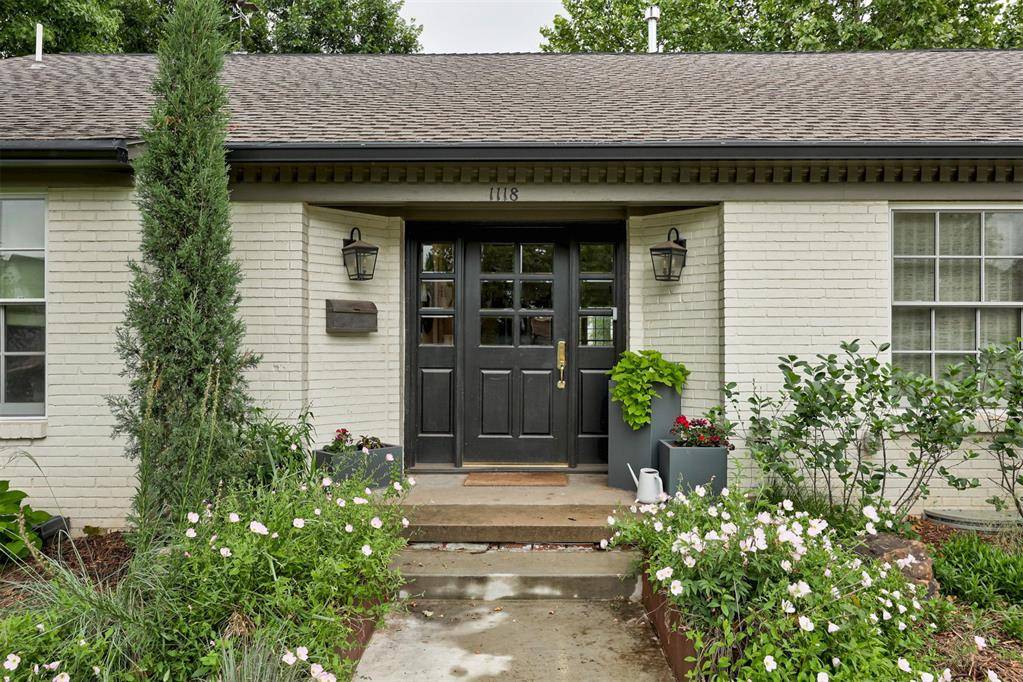 1118 Glenwood AVE, Nichols Hills, OK 73116