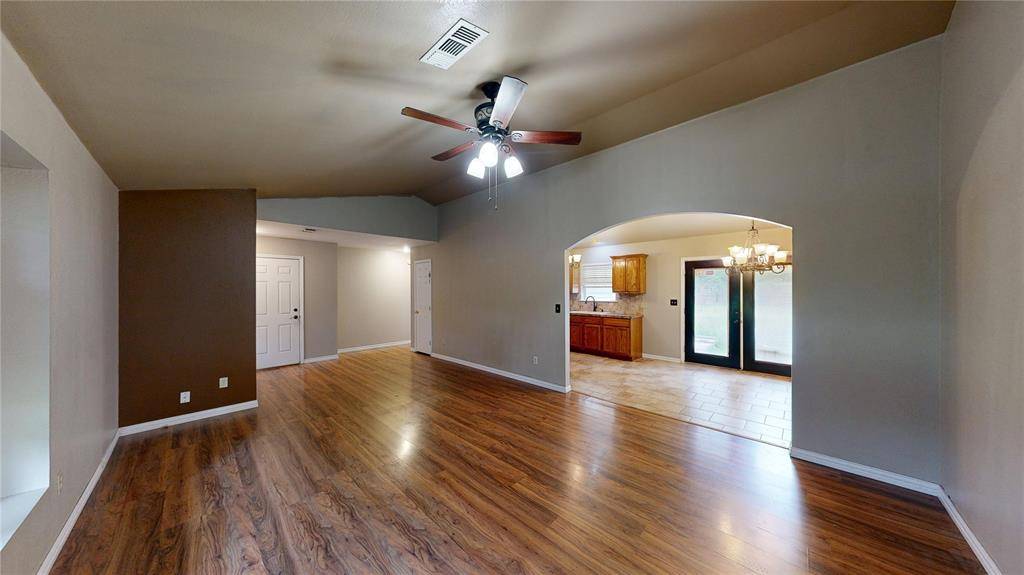 300 N 4th ST, Davis, OK 73030