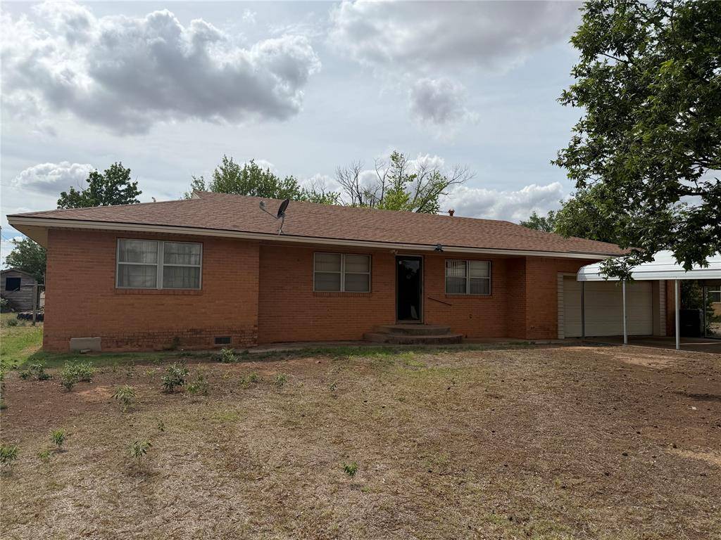 210 S 6th ST, Sentinel, OK 73664