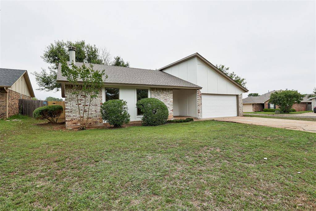 2712 Clover Glen DR, Edmond, OK 73013