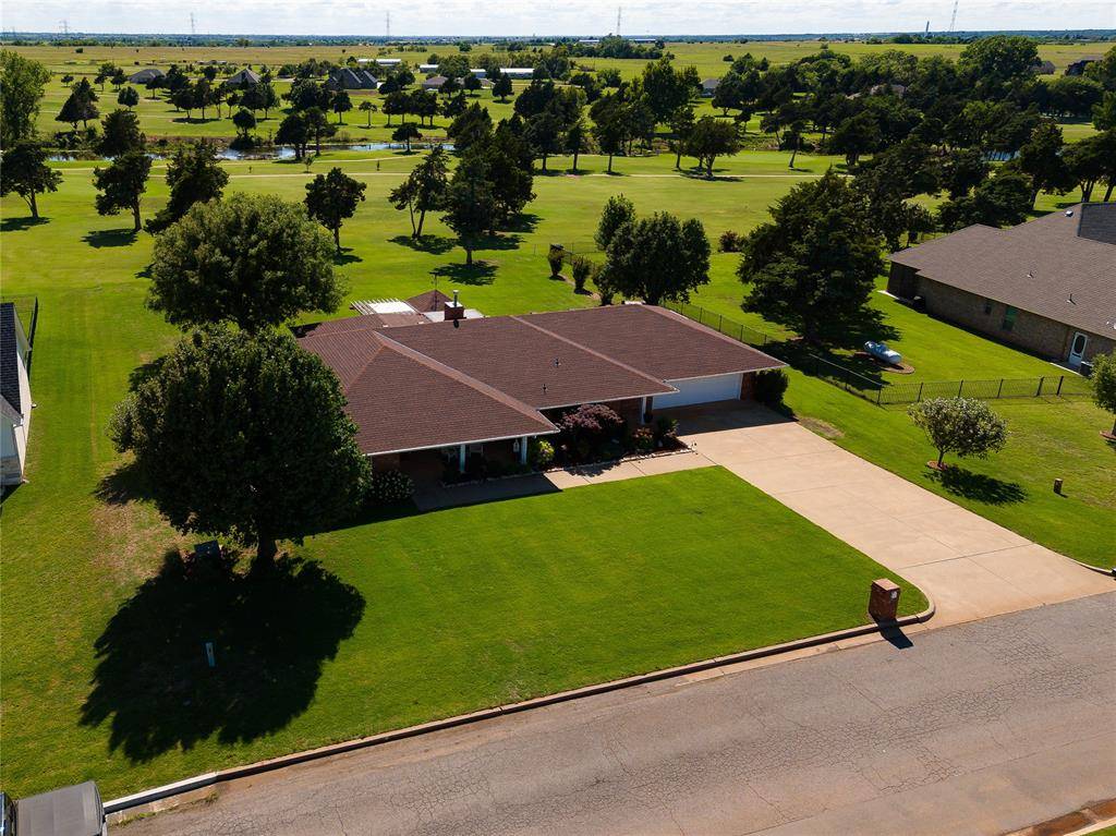 1725 Cedar Valley MNR, Guthrie, OK 73044