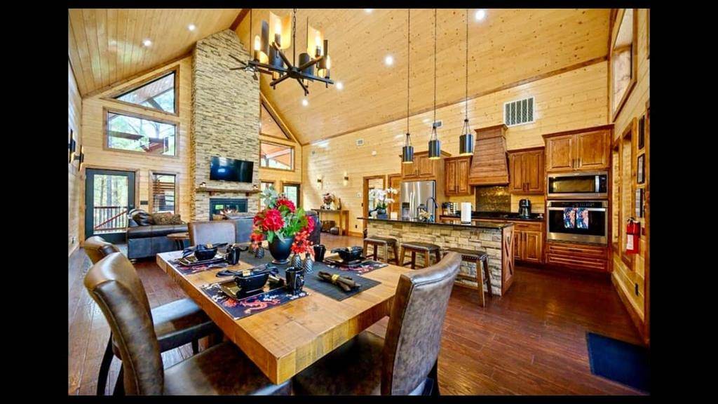 211 Boulder AVE, Broken Bow, OK 74728