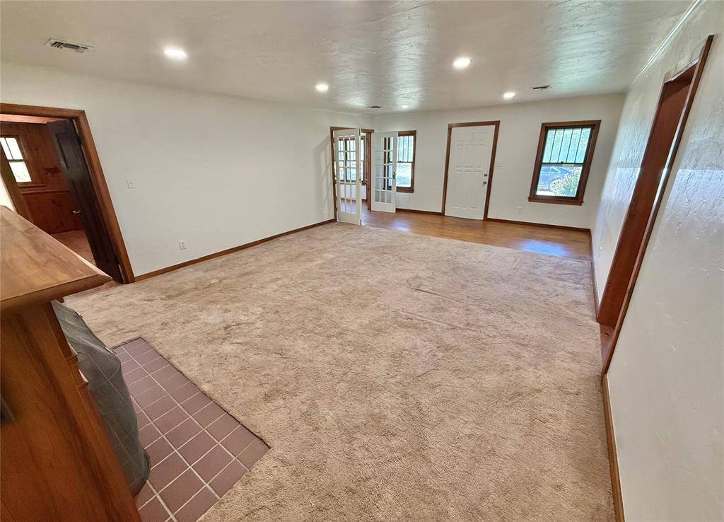 207 S Park RD, Hobart, OK 73651