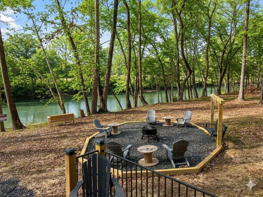 915 Riverview RD, Smithville, OK 74957