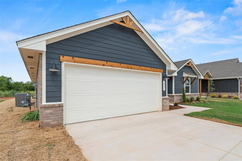 1905 Long Cove AVE, Yukon, OK 73099